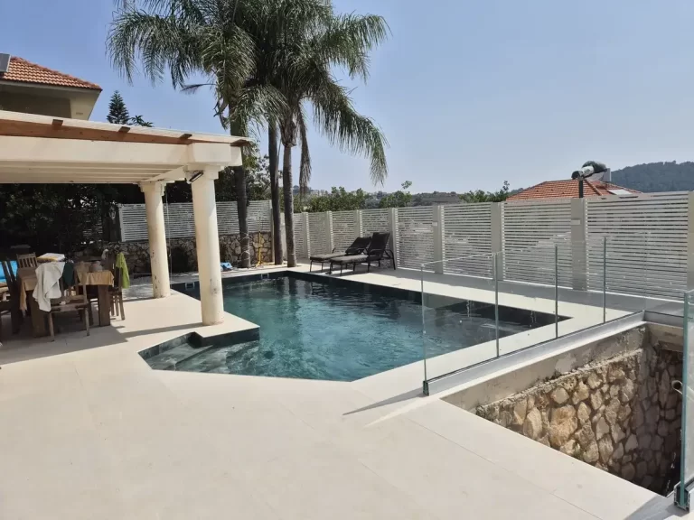 בריכת בטון בזכרון יעקב