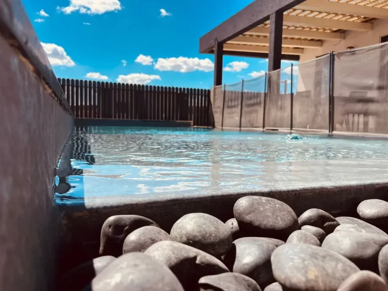 בריכה בליבנים